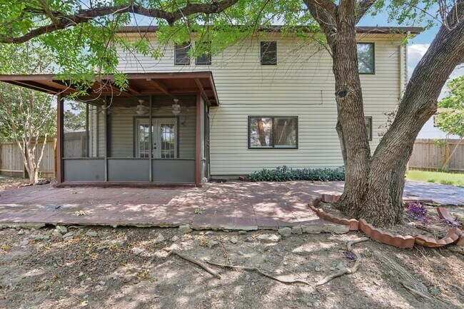 Building Photo - 1300 Tuxford Cove