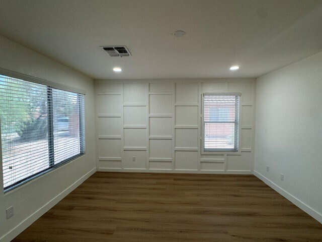 Building Photo - 446 S 86th Pl