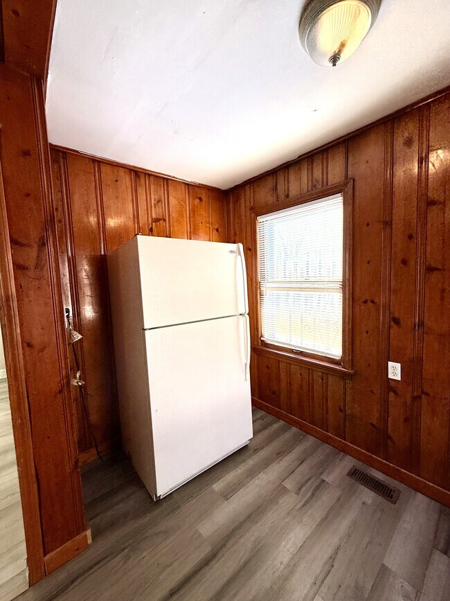 Building Photo - 5524 Woodland Ave