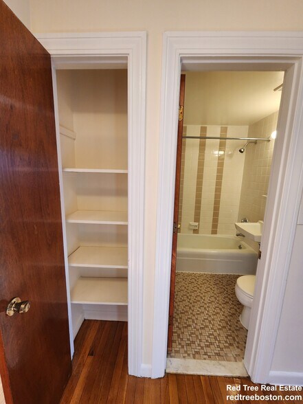 Building Photo - 168 North Beacon St