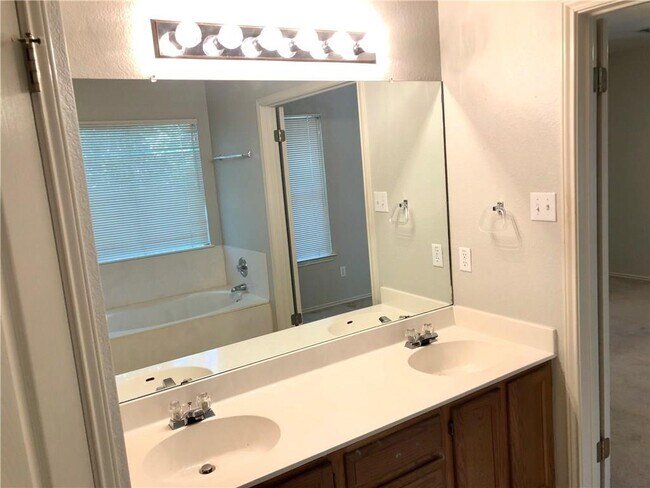 Building Photo - 13456 Athens Trail