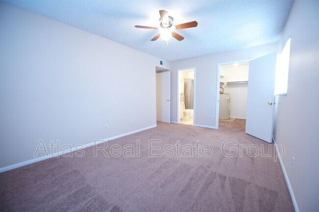 Building Photo - 459 Wright St