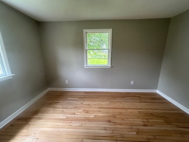 Building Photo - 210 Cabin Creek Blvd