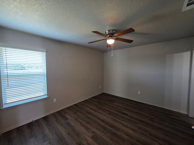 Building Photo - MOVE IN SPECIAL 1/2 off 1st Months Rent Text 201-231-7228