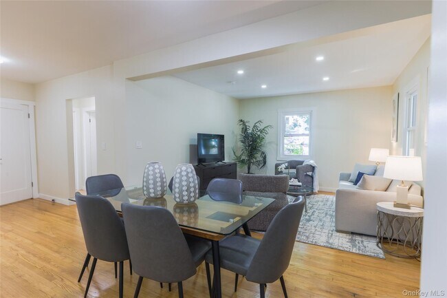 Building Photo - 25 Van Duzen Pl