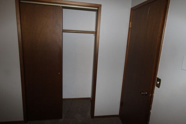 Building Photo - 6903 N Cincinnati St