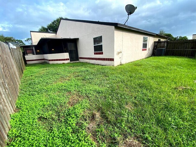 Building Photo - 755 Golden Sunshine Cir