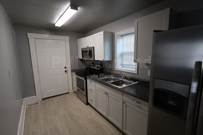 Building Photo - 104 Lee Ave