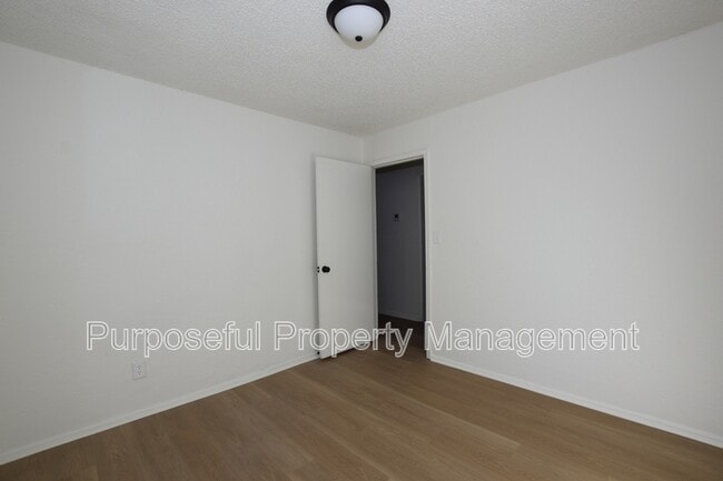 Building Photo - 2924 SW 51st St