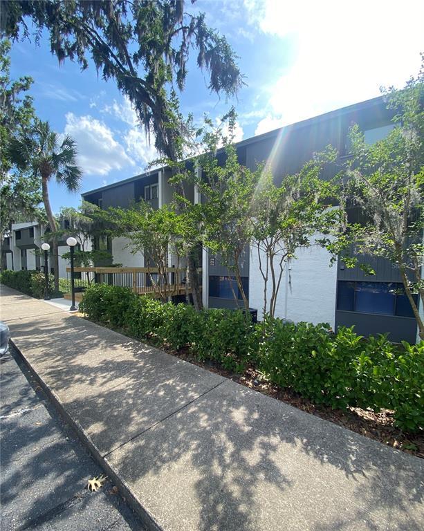 Building Photo - 2712 SW 14th Dr