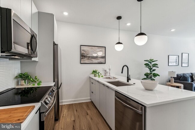 Building Photo - 139 W Chelten Ave