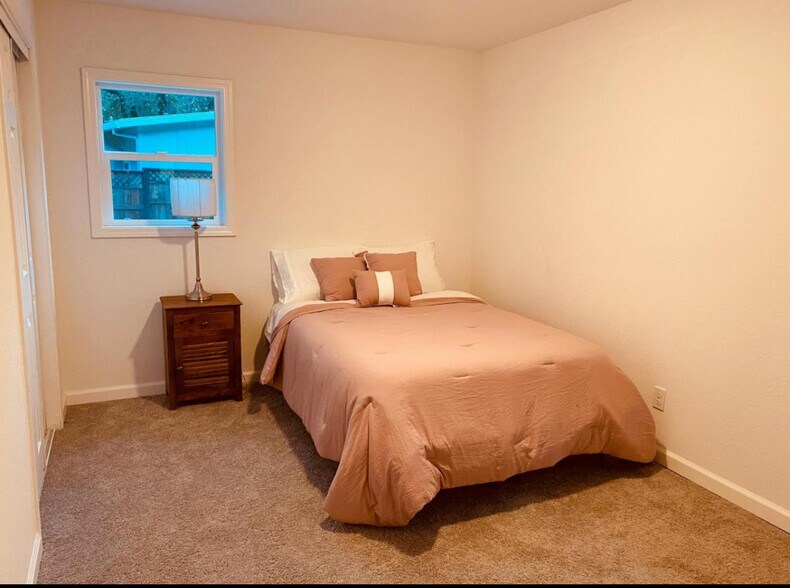 Building Photo - 3180 Calistoga Rd