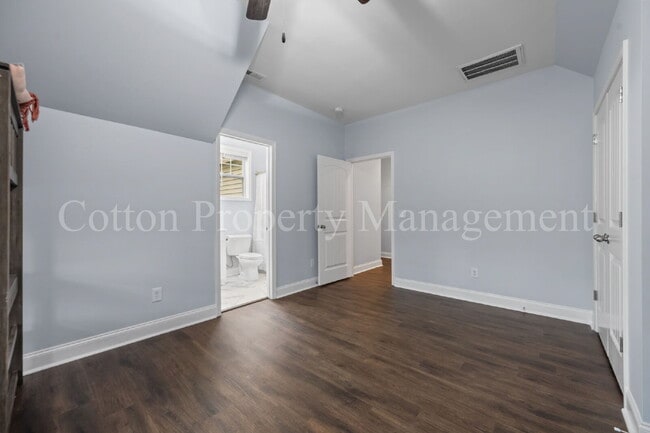 Building Photo - 807 Dan Owen Dr