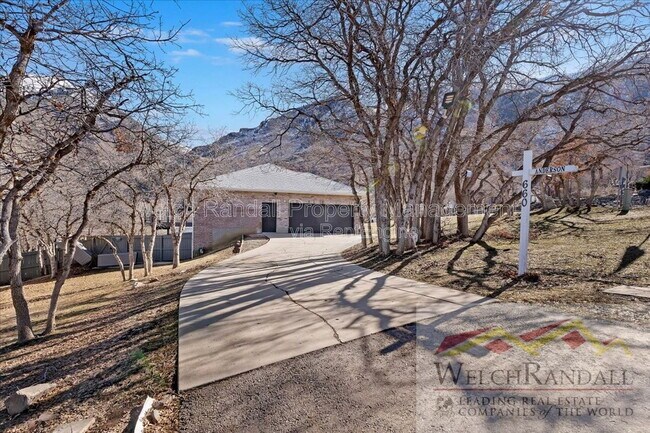 Building Photo - 660 Woodland Hills Dr