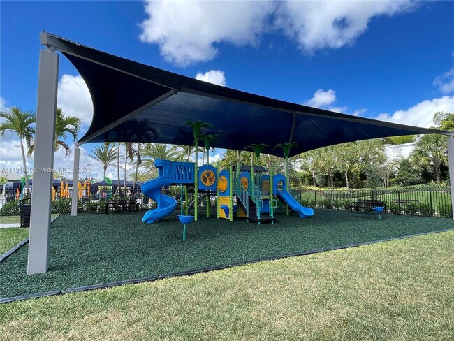 Building Photo - 17523 Rainstream Rd