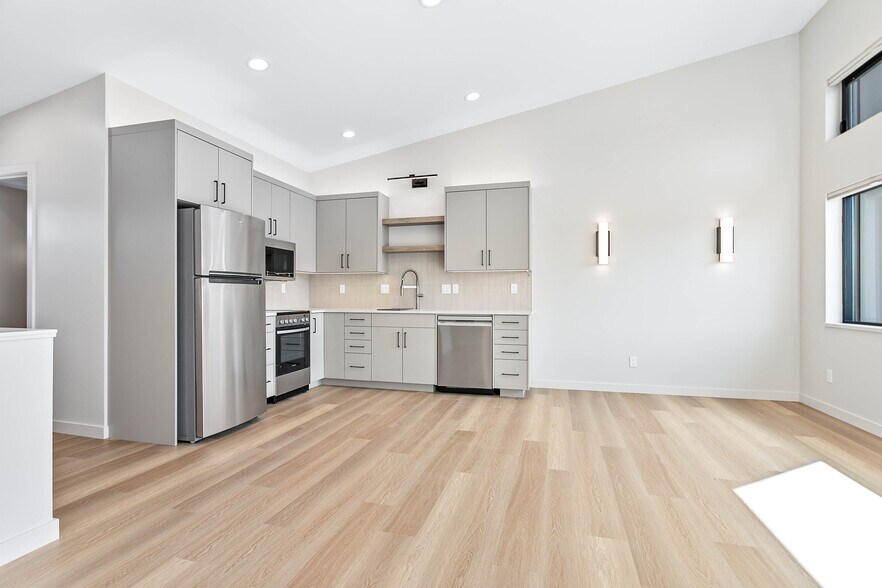 Building Photo - 2517 Vallette St