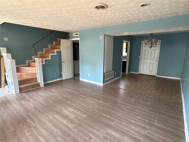 Building Photo - 813 Azalea St