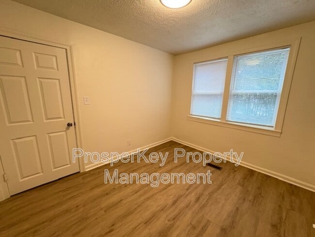 Building Photo - 3640 Walton St