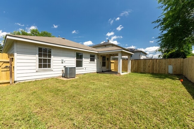 Building Photo - 20606 Bishops Gate Ln
