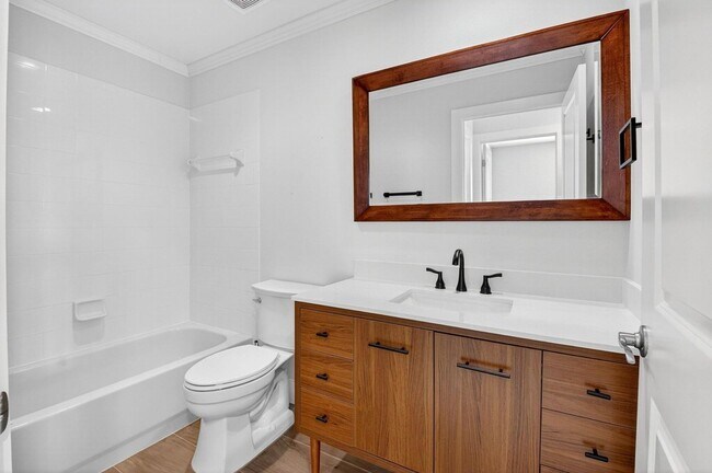 Building Photo - 7306 Spinnaker Bay Dr