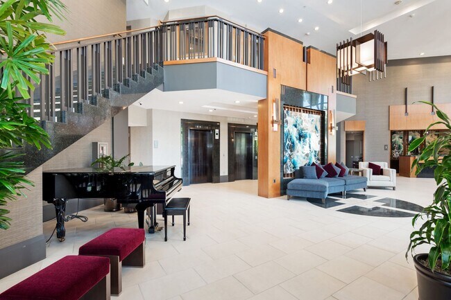 Building Photo - Stunning Marina District 2 Bedroom + a Lof...