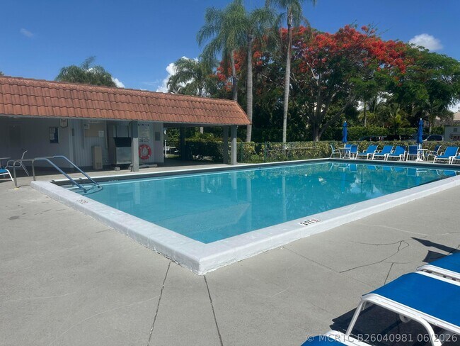 Building Photo - 8960 S Hollybrook Blvd