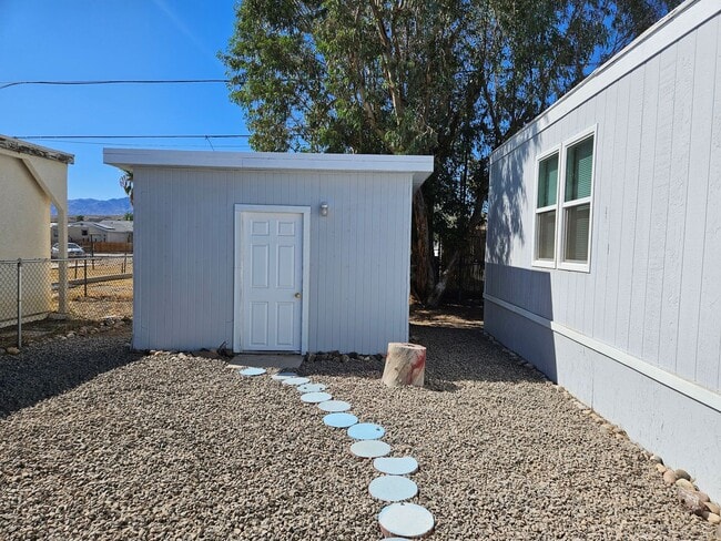 Building Photo - First Month Free!! Remodeled and Cute Manufactured Home in Central BHC