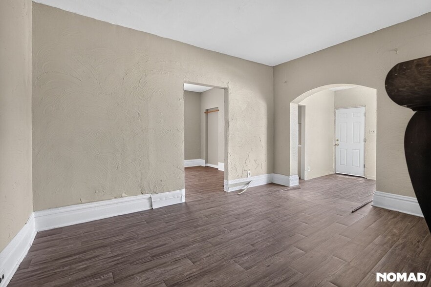 Building Photo - 4829 Lougean Ave