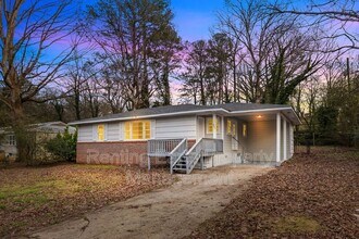 Building Photo - 221 Lawson Rd