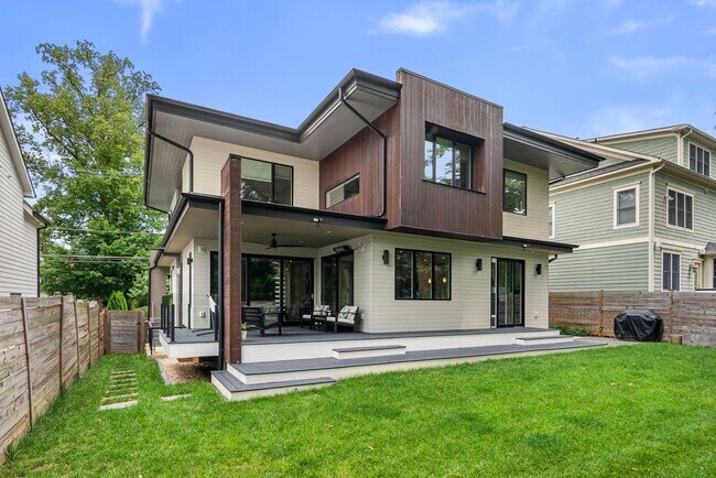 Building Photo - 5 Bed 4.5 Bath - Bethesda Contemporary Home
