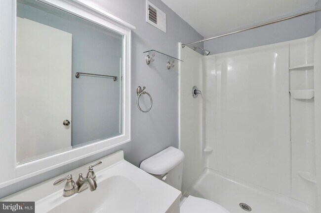 Building Photo - 5769 Yellowrose Ct