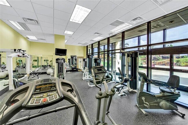 Building Photo - 10410 S Ocean Dr