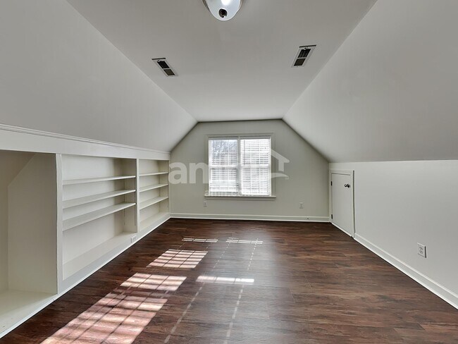 Building Photo - 6111 Creft Cir