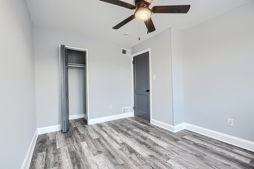 Building Photo - 2123 Graythorn Rd