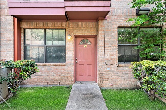 Building Photo - 9400 Bellaire Blvd