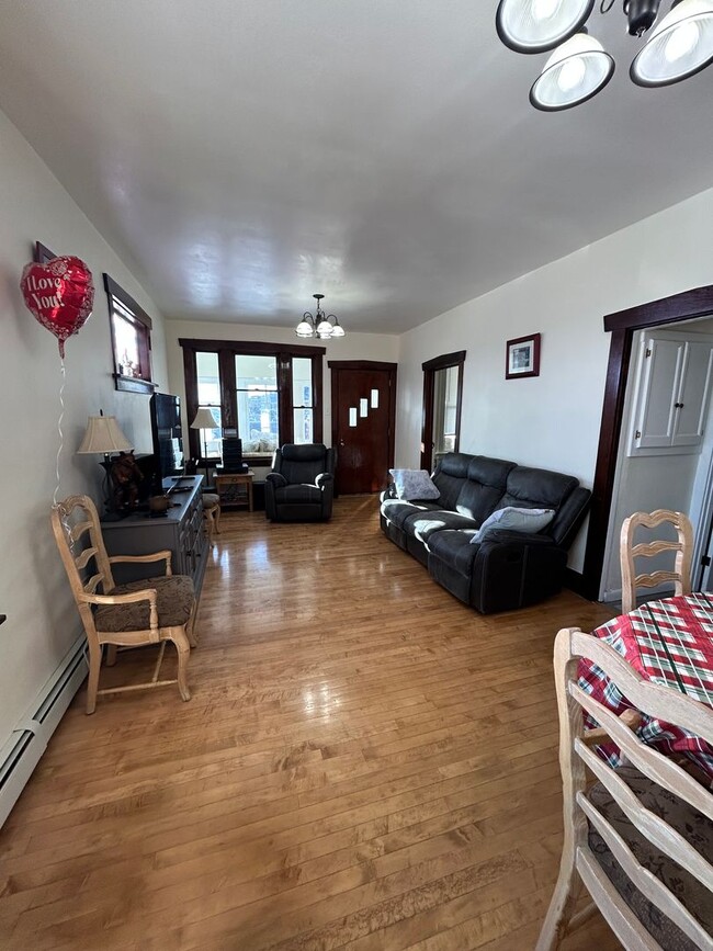 Building Photo - 410 N Washington St