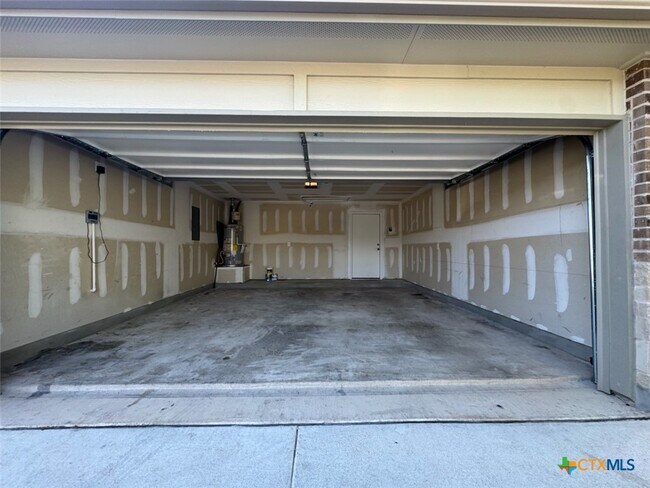 Building Photo - 908 Adler Way