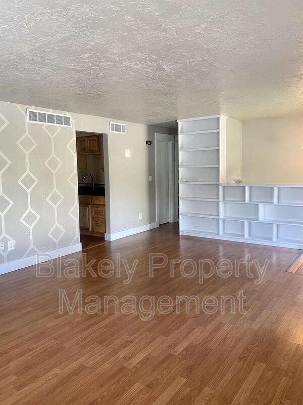 Building Photo - 1541 Marilyn Cir