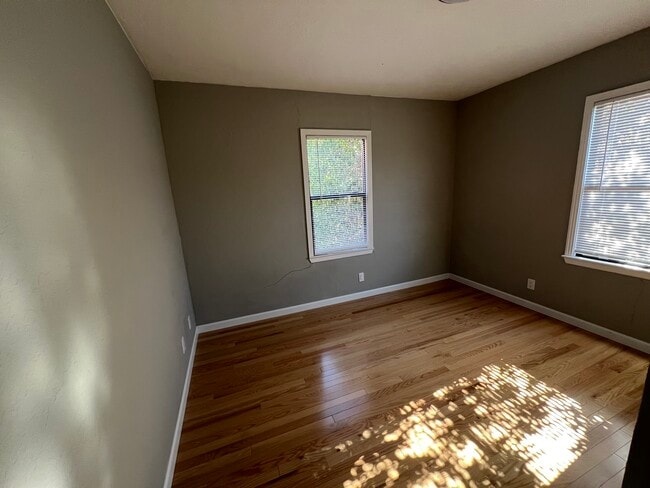 Building Photo - 1551 Menlo Ave