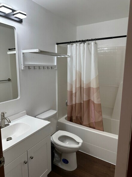 Building Photo - 17509 32nd Ave W