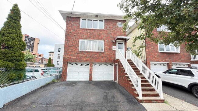 Building Photo - 9104 3rd Ave