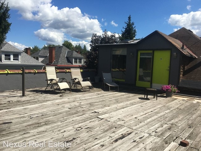 Building Photo - 5747 Holden St