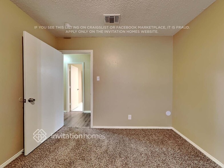 Building Photo - 150 Valleyglen Dr