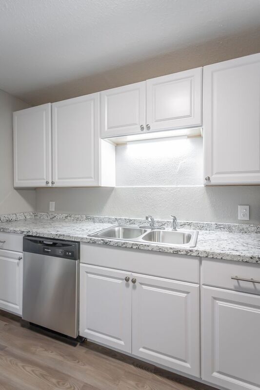 Building Photo - 1006 Glenwood Dr