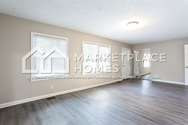 Building Photo - 3516 Maryvale Dr