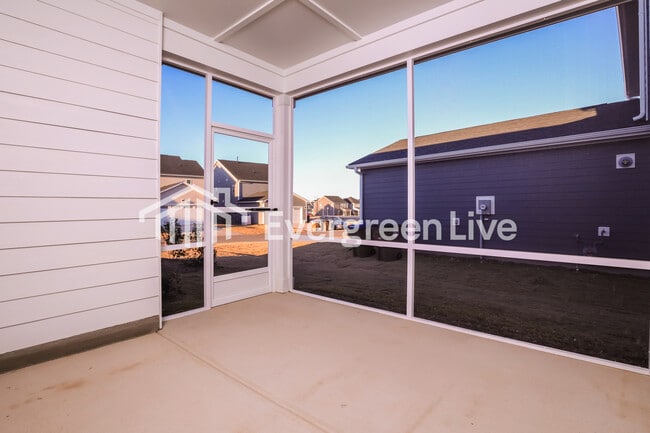 Building Photo - 2916 Ocean Sunrise Dr