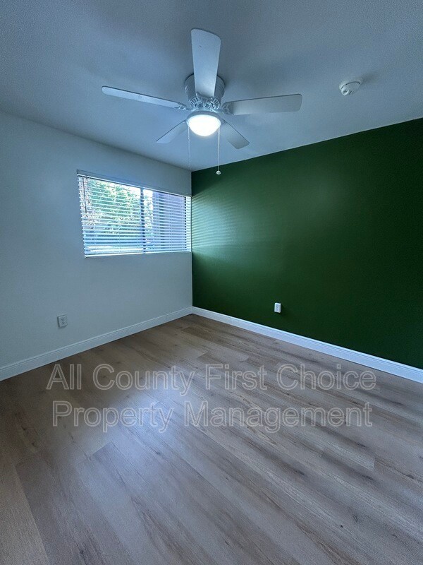 Building Photo - 780 S Village Dr