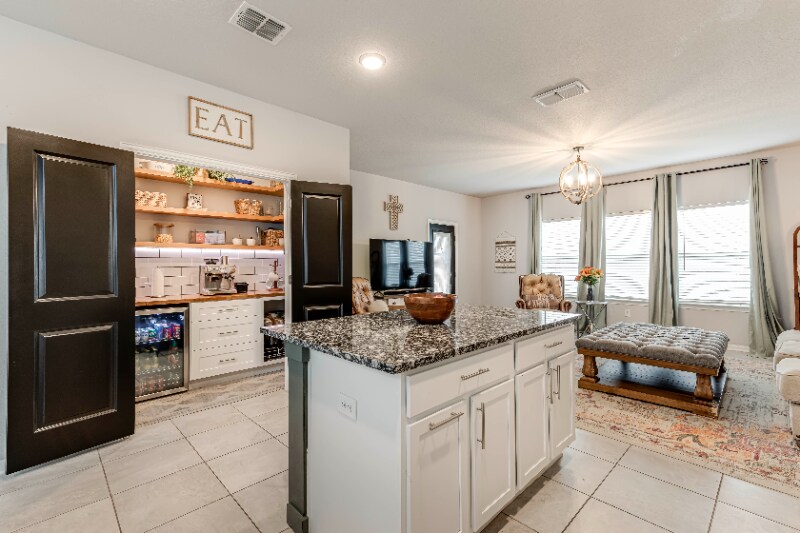 Building Photo - 7919 Deepwell Dr