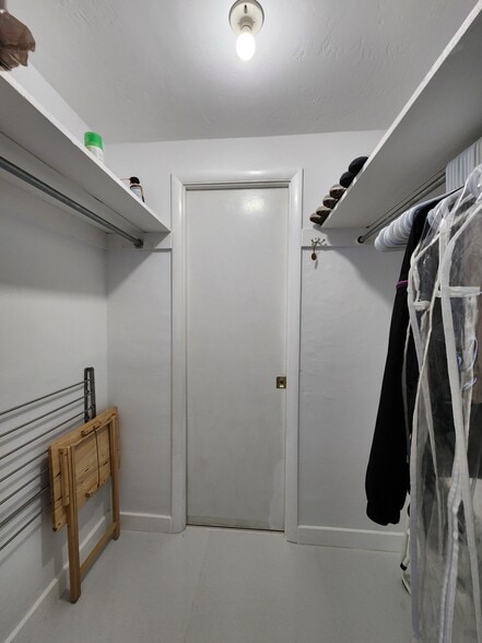 Building Photo - 1400 NE 169th St