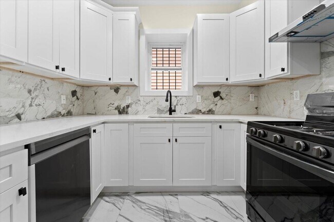 Building Photo - 2321 John F. Kennedy Blvd